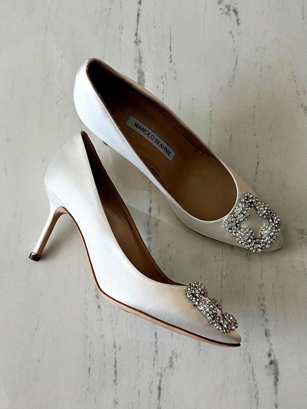Manolo Blahnik Hangisi 70 Satin Pumps White Heels EU 38